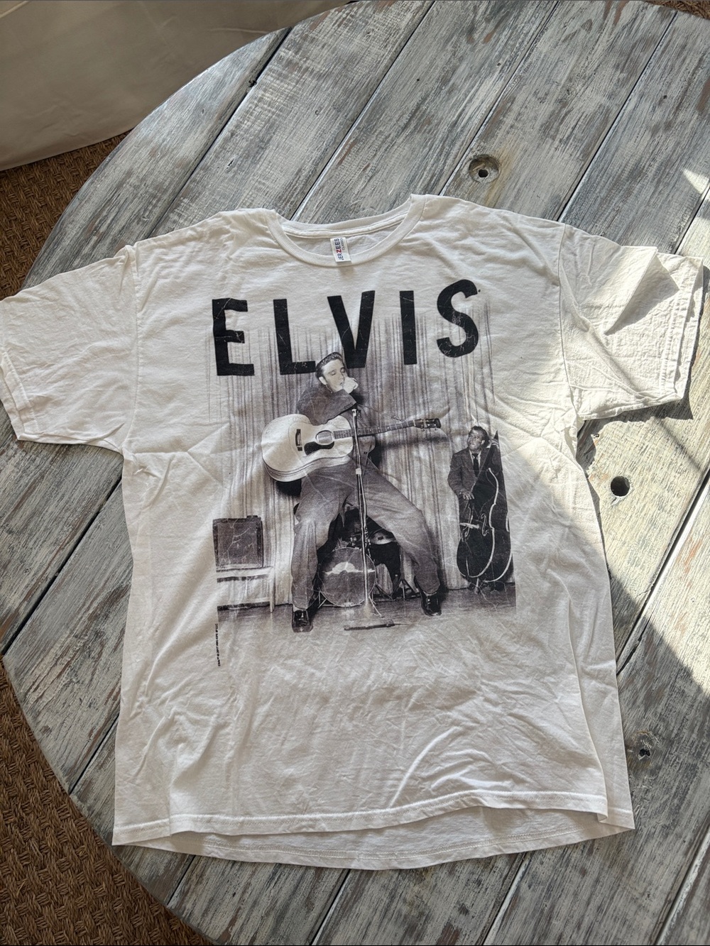 100% cotton Elvis tee, size L